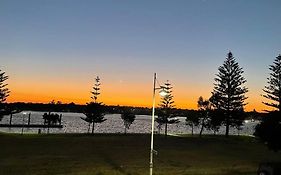 New Ground Floor 2 Bed/2 Bath Apartment Marina